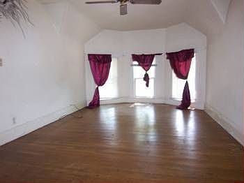 2nd image of 485 Carter St