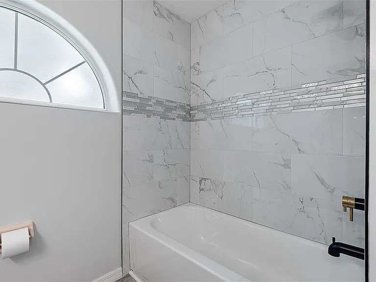 14 Colechester Ln — Photo 37