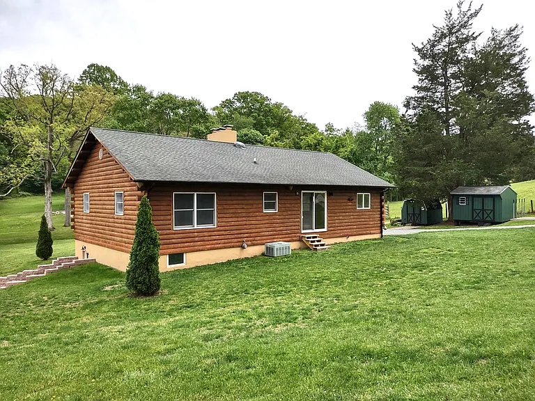 3922 Emrick Ln — Photo 7