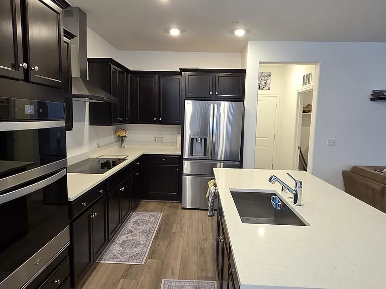 1582 Pinchot Dr — Photo 5