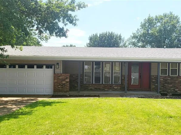 10510 Langford Dr, Saint Louis, MO 63136