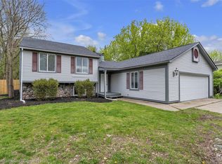 854 Estes Ct, Waterford, MI 48327
