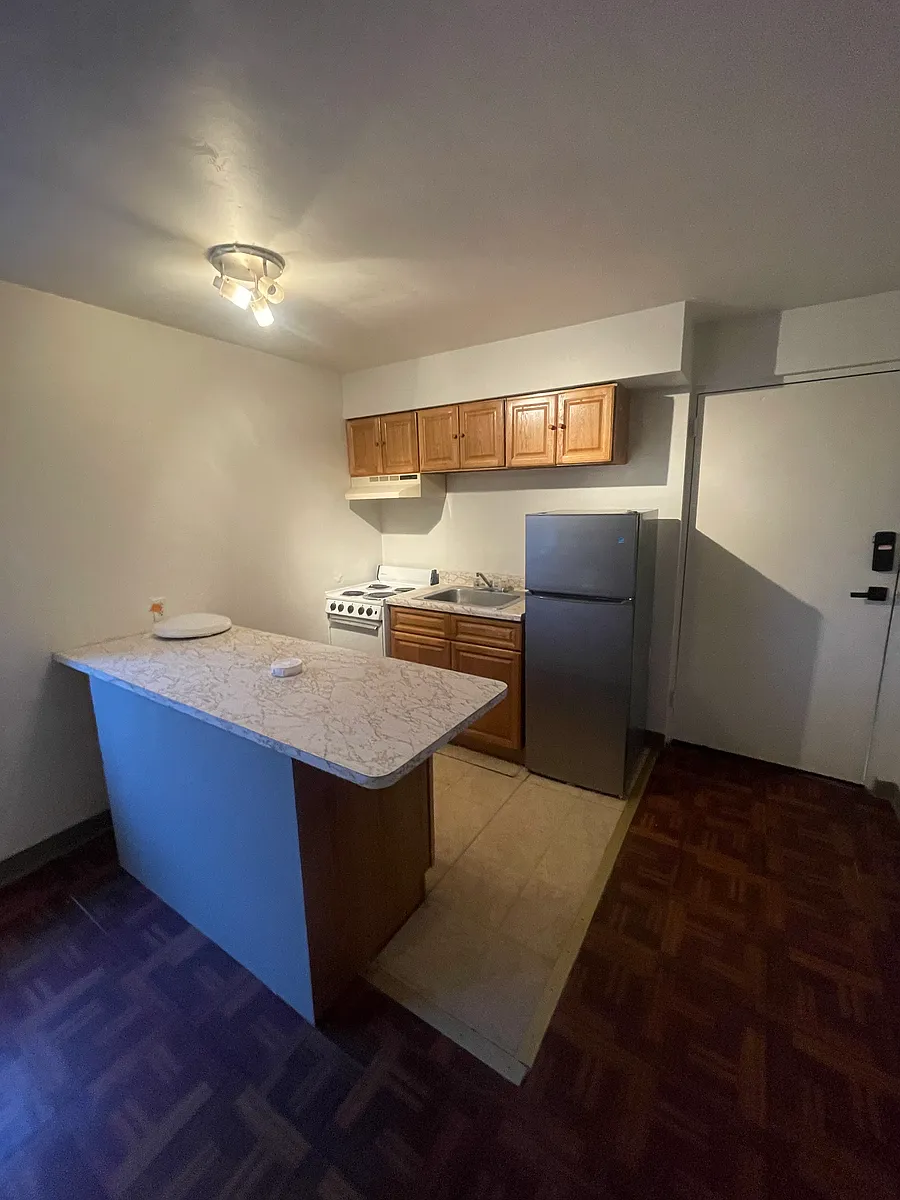 Building Photo - 1710 Penn Ave #12