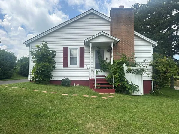 22 Arch Barrett Dr, Rosedale, VA 24280