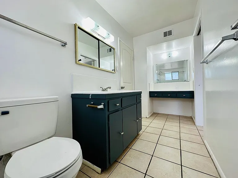 Brown4101-4117 — Photo 18