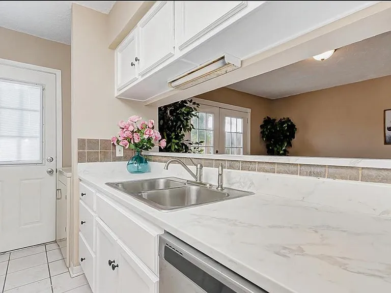 1917M Miramar Ct — Photo 2