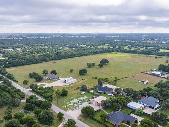 2nd image of 523 S Hays Rd