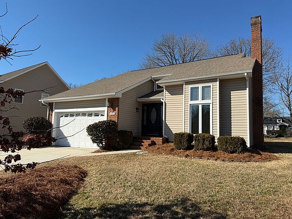 2nd image of 812 Westwood Dr