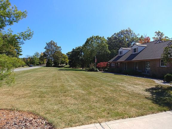 3rd image of 5384 Spruce Ln