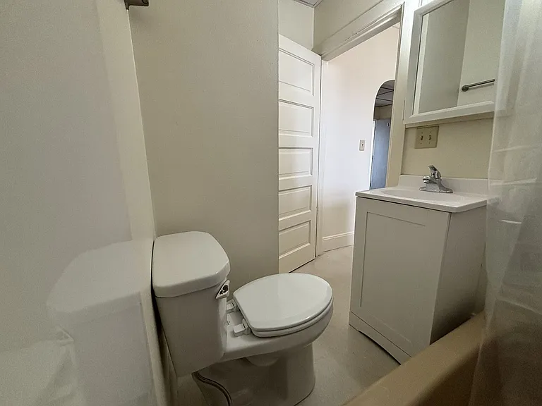117 N Main St — Photo 5