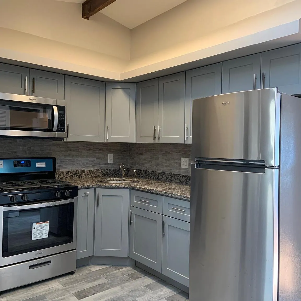 1 bed, 725 sqft, $1,425 — Photo 1