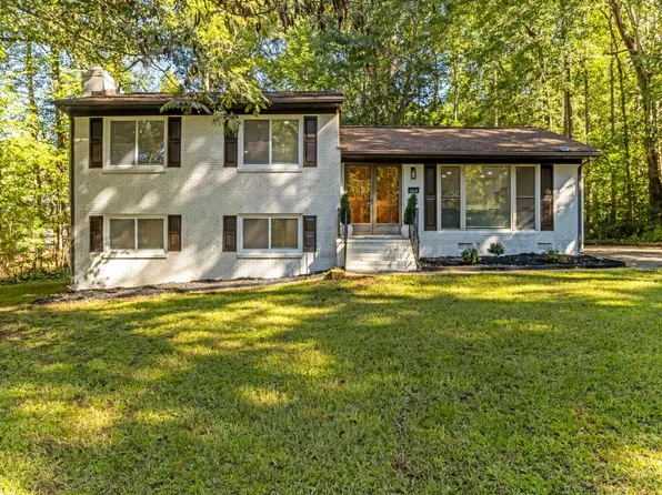 2020 Berrywood Ln, Clover, SC 29710