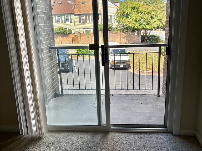 300 W Glebe Rd #300 — Photo 12