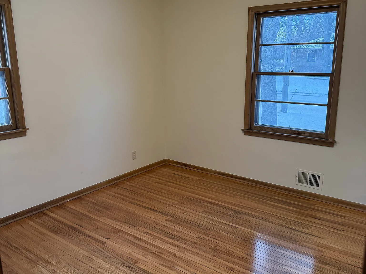 4 bed, 1700 sqft, $2,500 — Photo 3