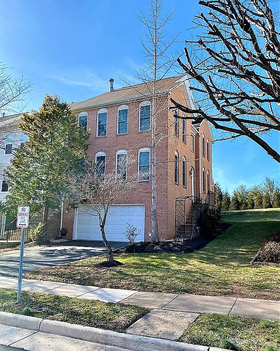 1st image of 21201 Millwood Sq