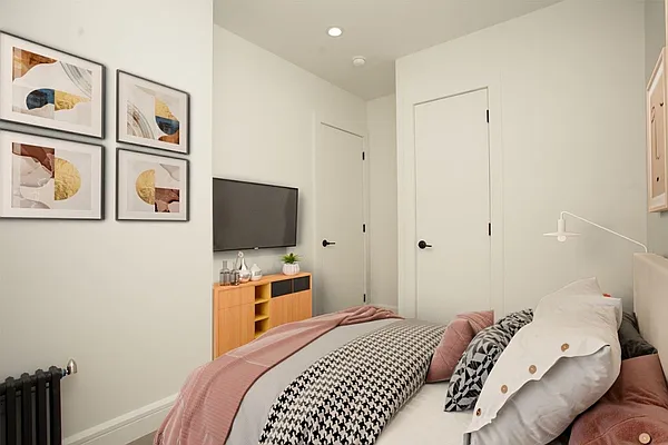 Rented by Blip LLC | media 20