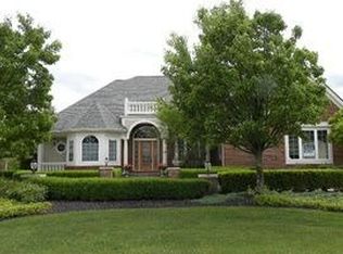 10644 Lighthouse Pt, South Lyon, MI 48178