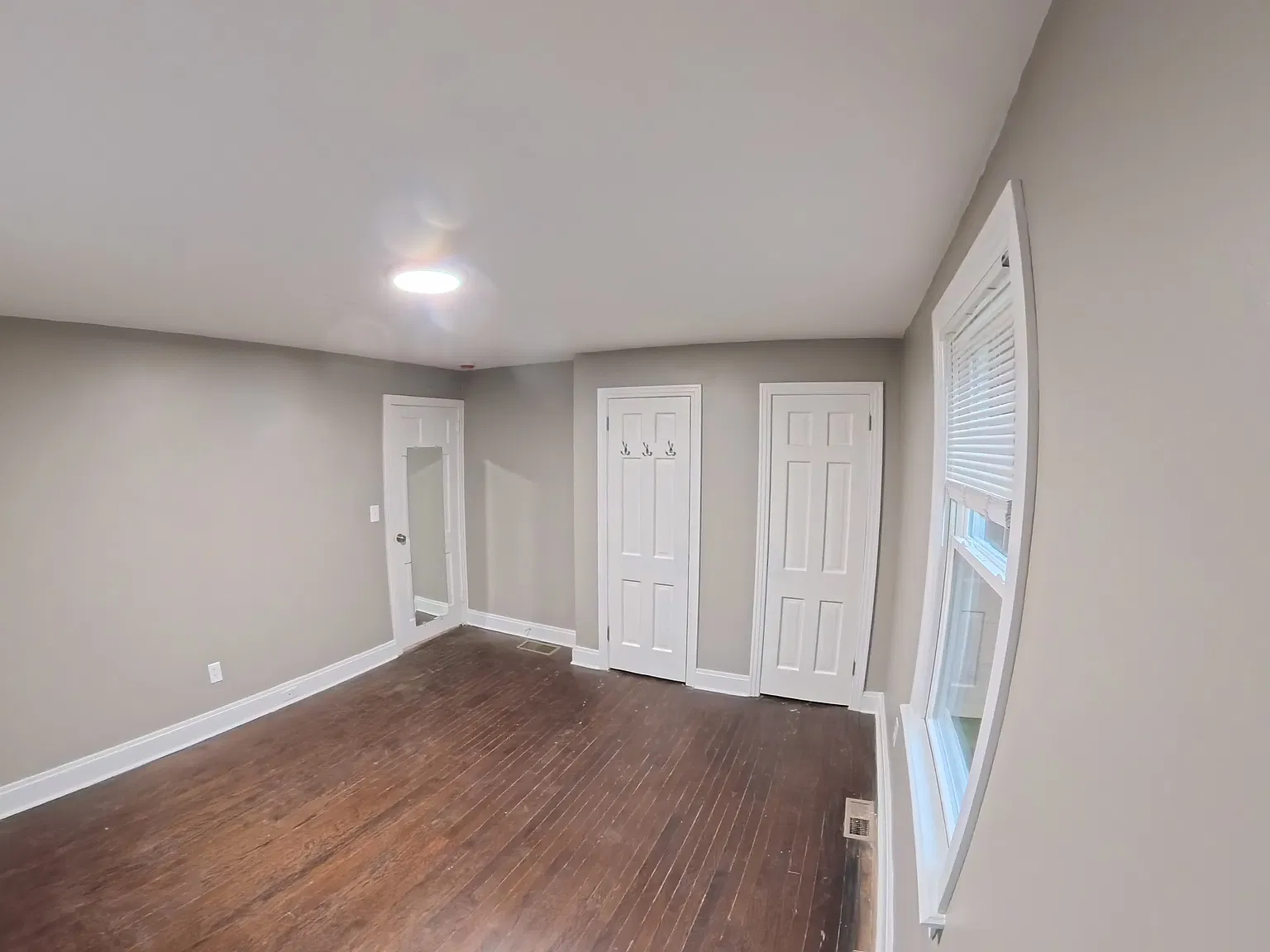 5 bed, 1800 sqft, $2,800 — Photo 3