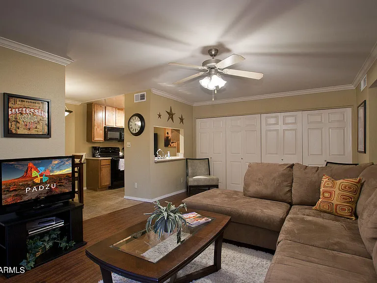 3500 N Hayden Rd #811 — Photo 2