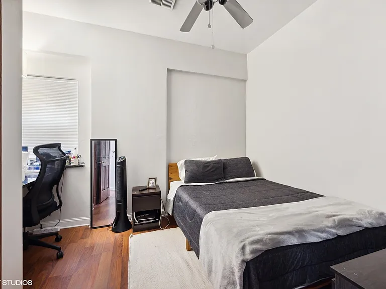 116 W Grand Ave #2 — Photo 6