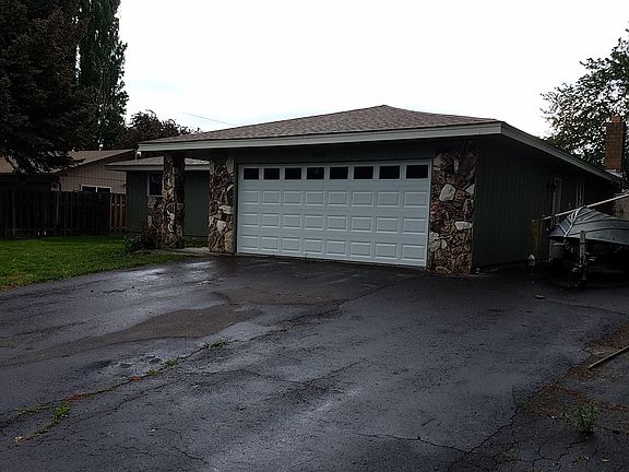 3rd image of 4900 Glenwood Dr