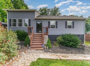 2985 Peachtree St, Claremont, NC 28610