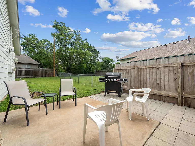 513 Texas Ave — Photo 24