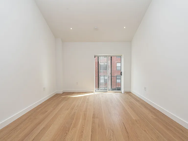 321 E 22nd St #6M — Photo 6