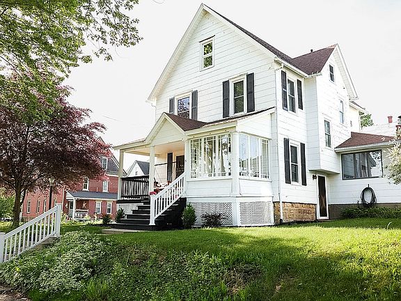 3rd image of 15 Spruce Ave