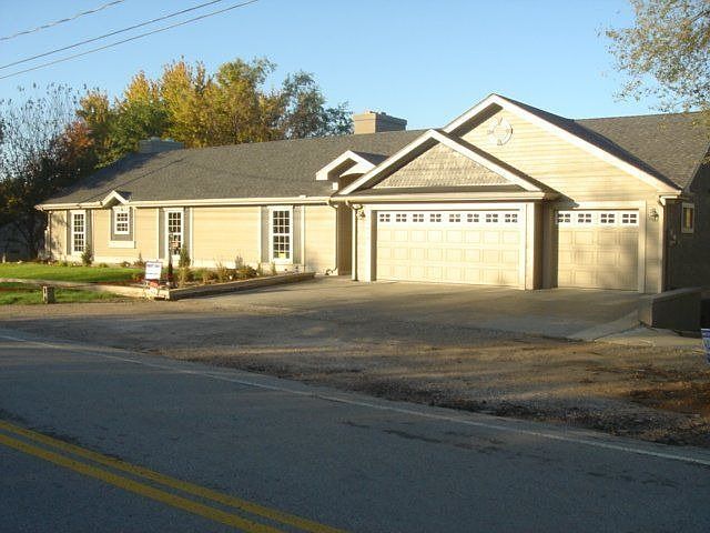 For Sale: 15810 Gardner East Road, Gardner, Kansas 66030