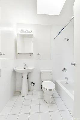 Rented by Oxford Property Group | media 25