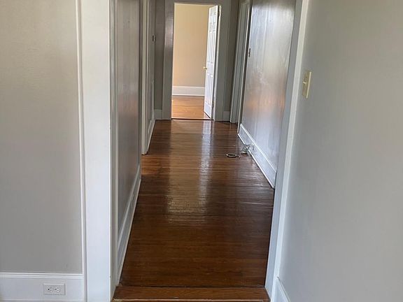 4th image of 401 Bond Ave