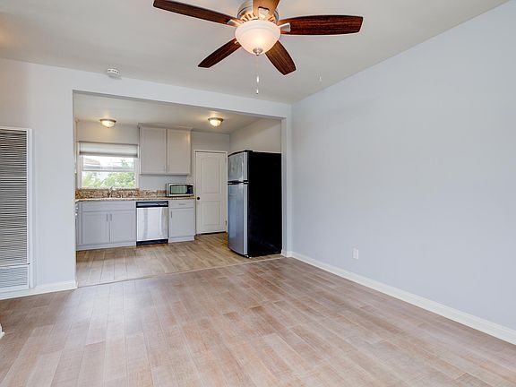 3rd image of 1052 4th St