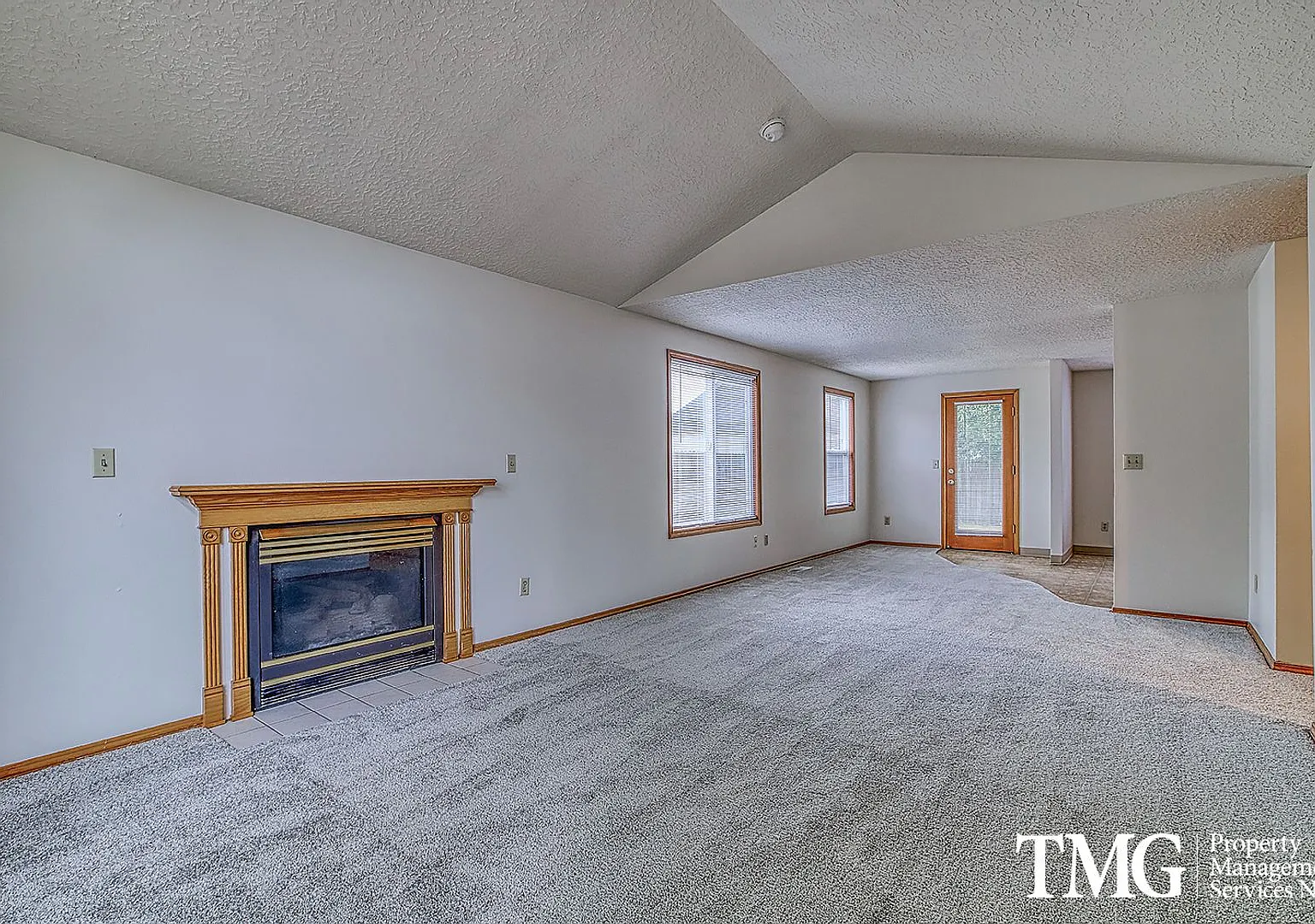 Spacious 3-Bedroom Ranch in the Desirable Burton Neighborhood! — Photo 3
