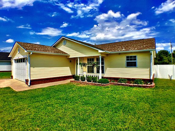 4th image of 2400 Broken Hill Dr