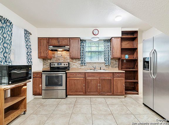 3rd image of 27345 Kentoaks Dr