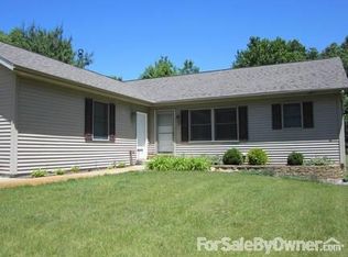 10614 Summit Ave NE, Rockford, MI