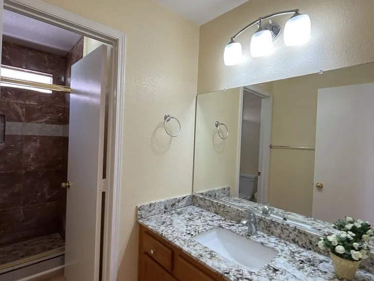 6045 Stone Hollow Ave — Photo 30