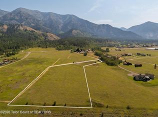 32 Palisades Dr, Alpine, WY 83128