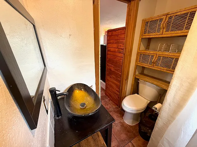 104 Avenida De Velasquez — Photo 9