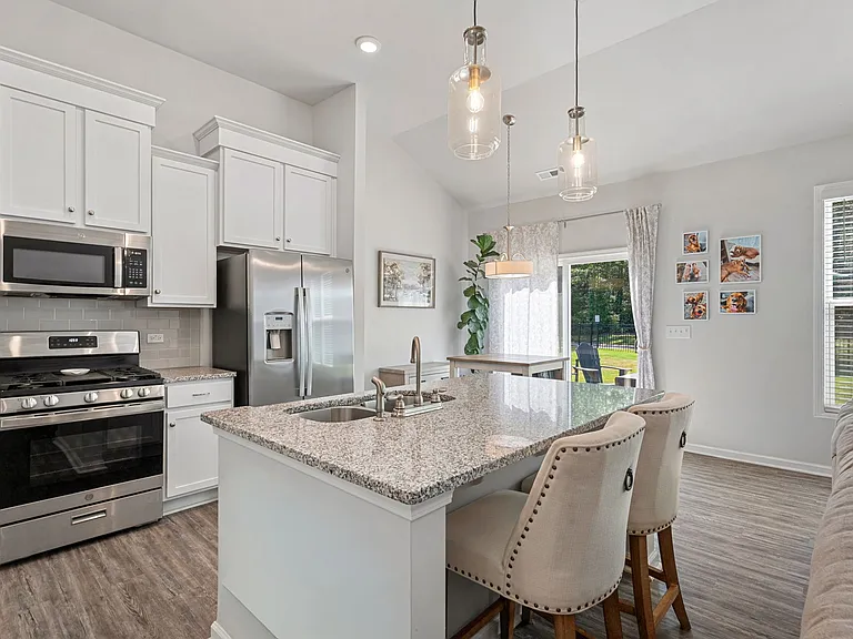 3739 Berry Dr — Photo 13