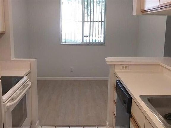 4th image of 9933 Westview Dr APT 427