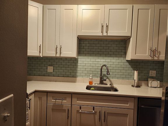 5th image of 123 Elm St APT D-11