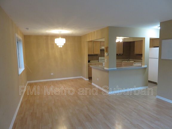 4th image of 1018 Castilian Ct APT 216