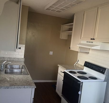 3rd image of 908 Craig Dr