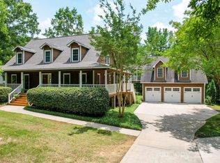 1557 Woodcroft Dr, Fort Mill, SC 29708