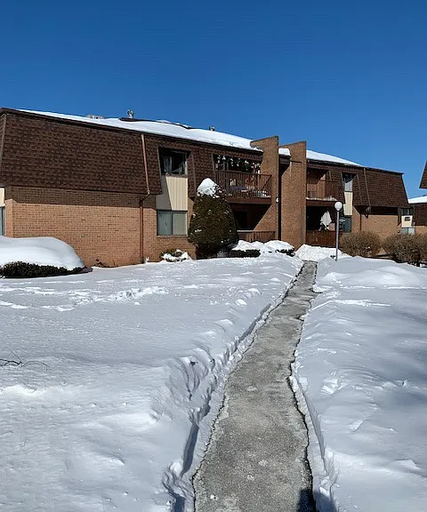 581 Crown St #79 — Photo 1
