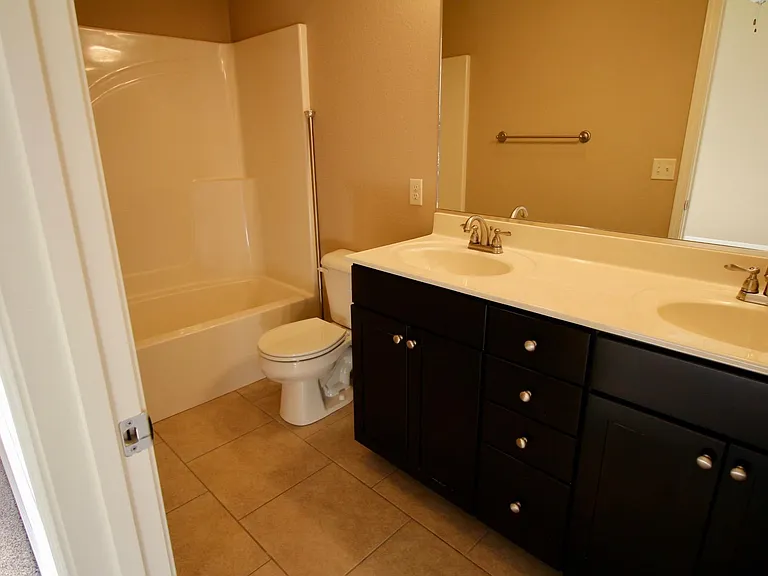 1808 Glenbridge Rd — Photo 3