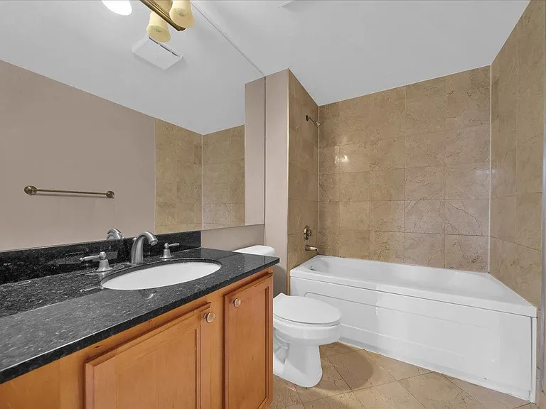3320 Spinnaker Ln #3A — Photo 20