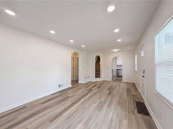 3rd image of 5525 Yecker Ave